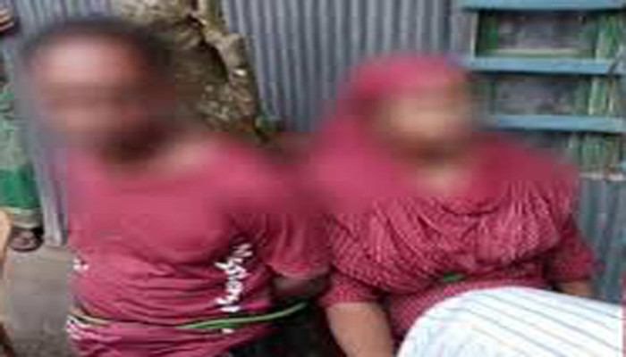 মান্দায় পরকীয়ার সন্দেহে গৃহবধূ ও কলেজছাত্র আটক, রশিতে বেঁধে রাখার অভিযোগ