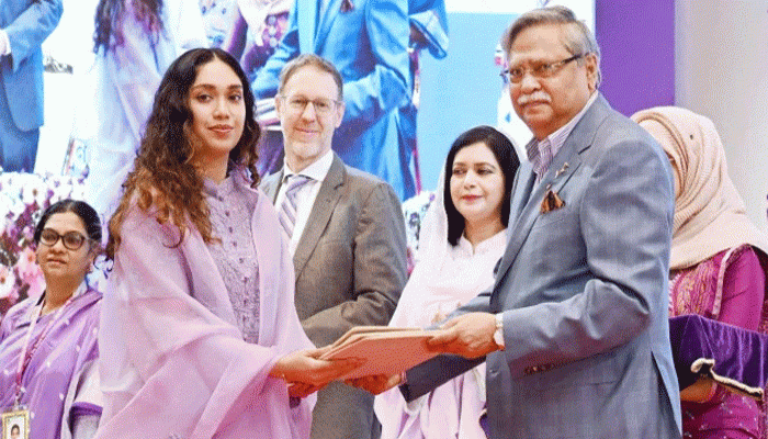 ‘শ্রেষ্ঠ অদম্য নারী’ সম্মাননা পেলেন খালেদা জিয়াসহ ৬ জন