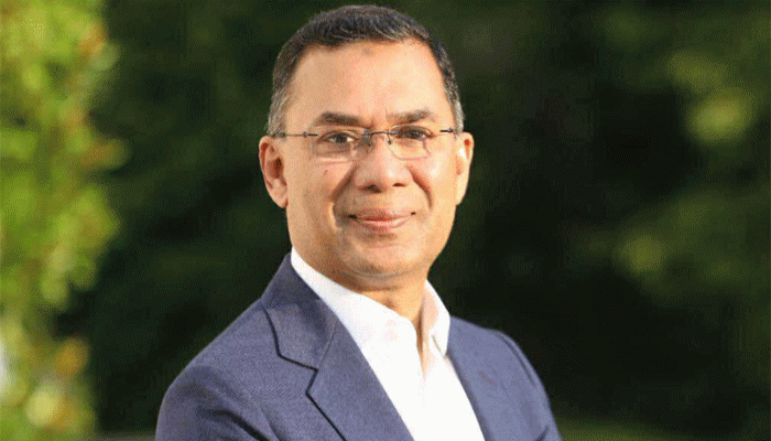 ‘চলেন যুদ্ধে যাই’, বাড়ির দরজা খুলে বললেন প্রধানমন্ত্রী