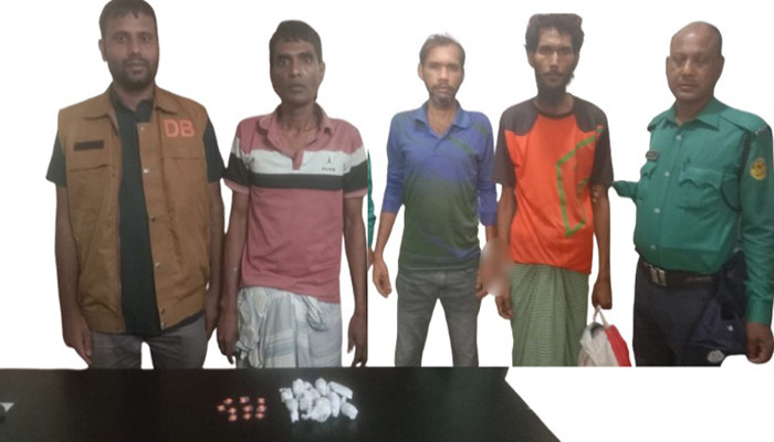 নগরীতে পৃথক অভিযানে মাদক কারবারী গ্রেফতার ৩