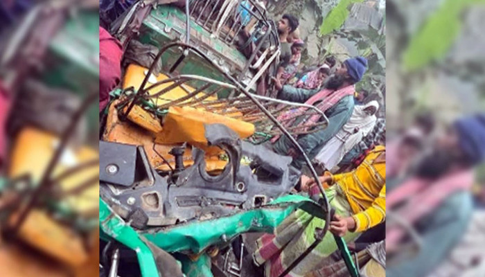 বাঘায় সিএনজি ভটভটির মুখোমুখি সংঘর্ষে নিহত ৩, আহত ২