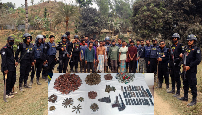 সীতাকুণ্ডের জঙ্গল সলিমপুরে যৌথবাহিনীর বড় অভিযান: ২২ আটক, বিপুল অস্ত্র উদ্ধার
