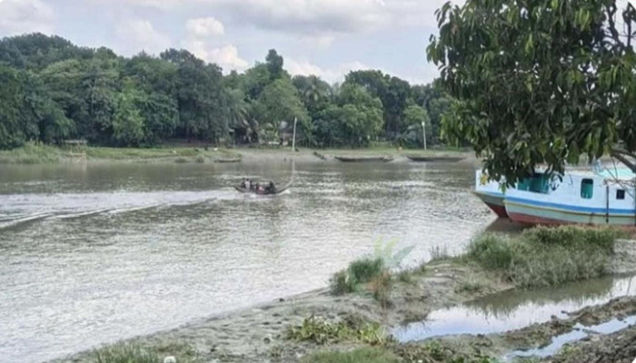 শাশুড়ির সঙ্গে কথা কাটাকাটির পর ভৈরব নদে ঝাঁপ, গৃহবধূ নিখোঁজ