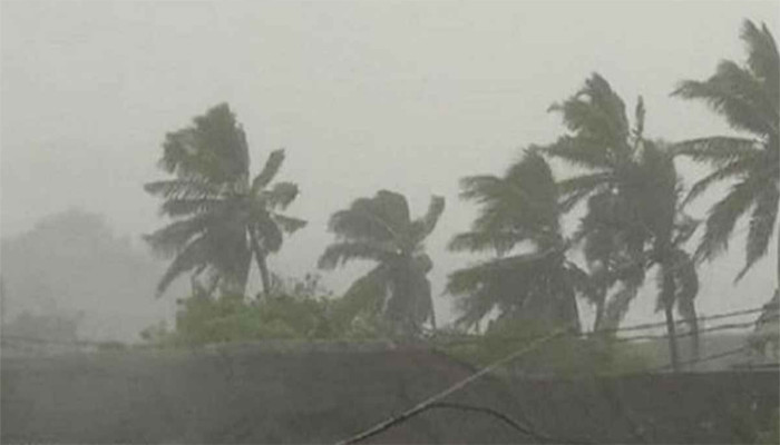 সারাদেশে বজ্রবৃষ্টির আভাস, ৩ অঞ্চলে হতে পারে ঝড়