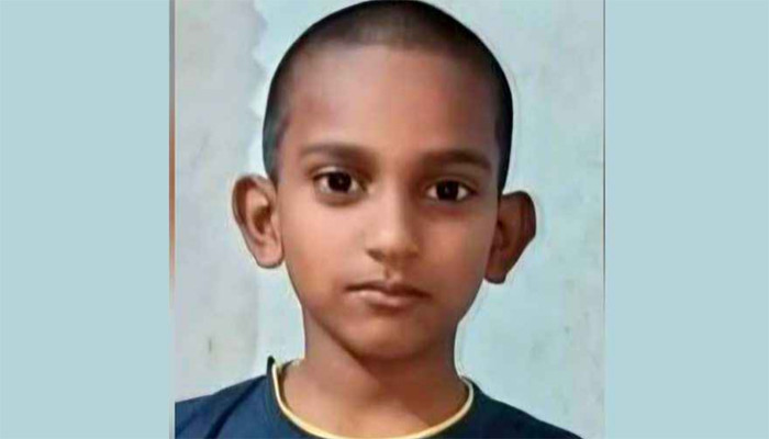 চাঁদপুরে তারাবি পড়তে গিয়ে নিখোঁজ, বাঁশঝাড়ে মিলল শিশুর রক্তাক্ত মরদেহ