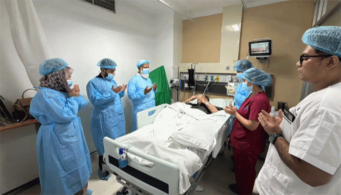 হাসপাতালে চিকিৎসাধীন মির্জা আব্বাসকে দেখতে গেলেন জামায়াত আমির