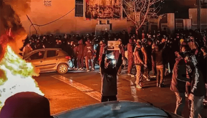 নতুন করে বিক্ষোভ হলে কঠোরভাবে দমনের হুঁশিয়ারি আইআরজিসির