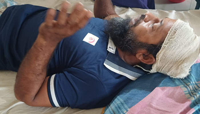 তানোরে রোজা না রেখে আযান দেয়ায় পিটিয়ে জখম