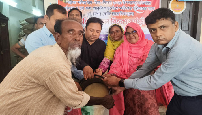 নিয়ামতপুরে ঈদ উপলক্ষে ৩৯ হাজার ৮৬৩টি পরিবারে ভিজিএফ চাল বিতরণ