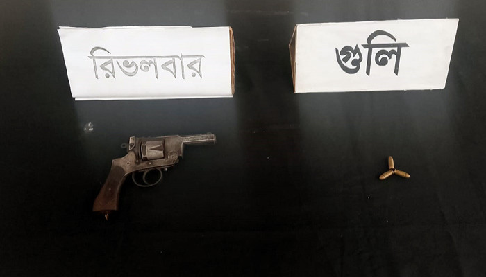 নগরীর নওদাপাড়ায় বিদেশি রিভলবার ও গুলি উদ্ধার