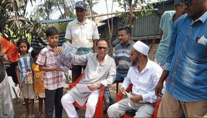 মোহনপুরে অসহায় ও দুস্থদের মাঝে বিএনপির সভাপতি মুনের ঈদ উপহার বিতরণ