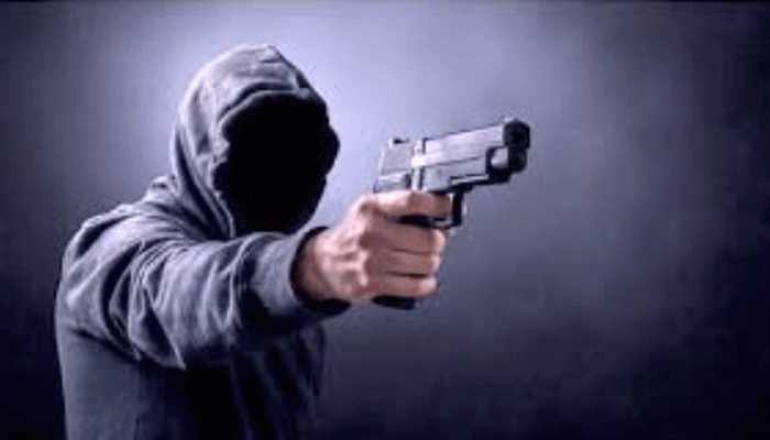 খুলনায় ঘুমন্ত অবস্থায় একই পরিবারের ৪ জনকে গুলি