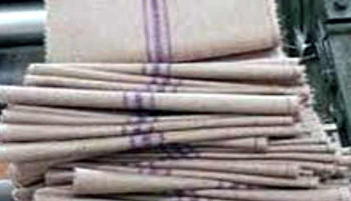 তানোরে পাটের বস্তা নিয়ে সিন্ডিকেট বিপাকে আলু চাষি