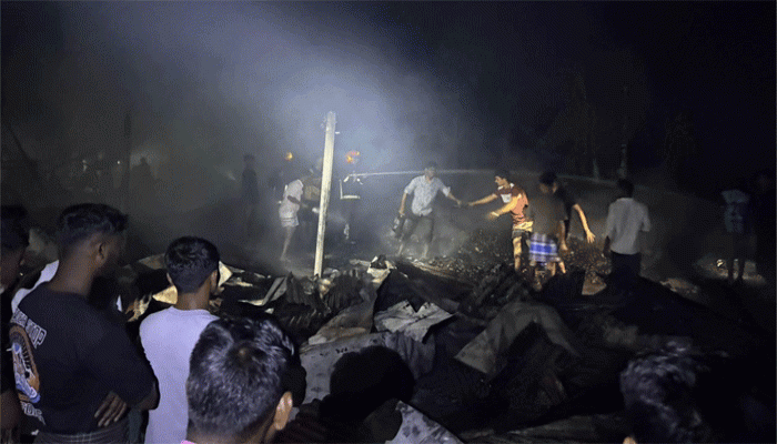 নোয়াখালীতে শর্ট সার্কিটের আগুনে পুড়ল ২৪ দোকান
