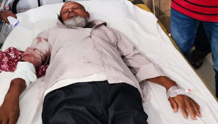 আত্রাইয়ে কাপড় ব্যবসায়ীকে ছুরিকাঘাত করে টাকা ছিনতাই