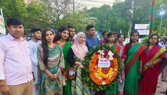 ​স্বাধীনতা দিবসে শহীদদের প্রতি পলিমাটি'র বিনম্র শ্রদ্ধা