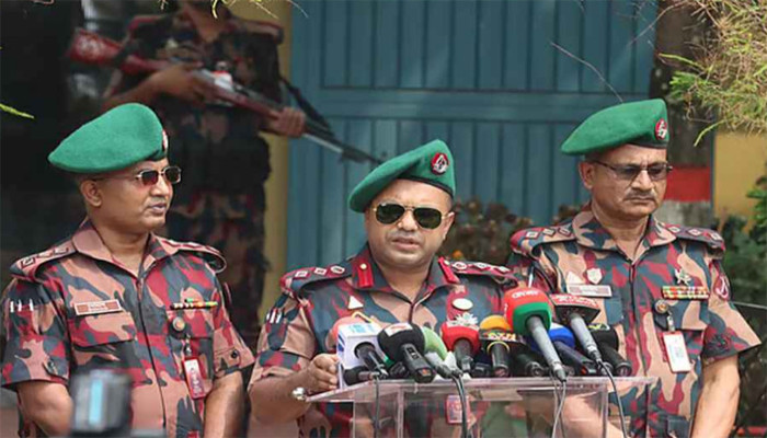 রাজশাহীতে তিন প্লাটুন বিজিবি মোতায়েন জ্বালানি তেল মজুত ও পাচার রোধে