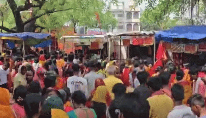 ভারতে মন্দিরে পদদলিত হয়ে নিহত ৮