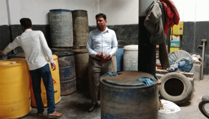 গোদাগাড়ীতে অবৈধভাবে জ্বালানি তেল মজুদ করায় ২৫ হাজার টাকা জরিমানা