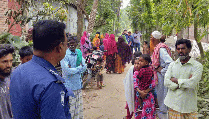 পাবনায় দিনমজুরকে কুপিয়ে হত্যা