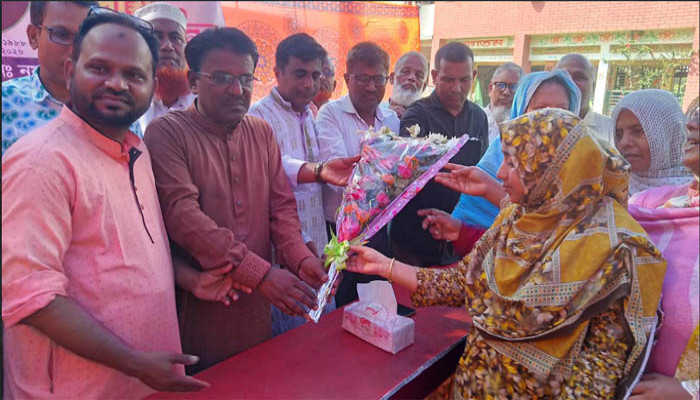 রাণীশংকৈলে প্রধান শিক্ষকের বিদায় সংবর্ধনা