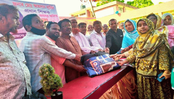 দীর্ঘ শিক্ষকতা জীবনের অবসান:রাণীশংকৈলে আহসান হাবিবকে বর্ণাঢ্য বিদায়ী সংবর্ধনা