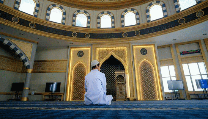 জুমার দিনের ফজিলত ও করণীয় আমল