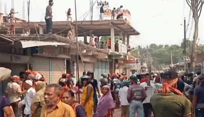 ফুটবল খেলার মাইকিং নিয়ে ৪ গ্রামবাসীর দফায় দফায় সংঘর্ষ