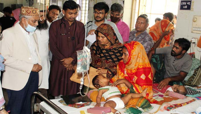 রামেক হাসপাতালের শিশু ওয়ার্ড পরিদর্শন রাজশাহী জেলা পরিষদ প্রশাসকের