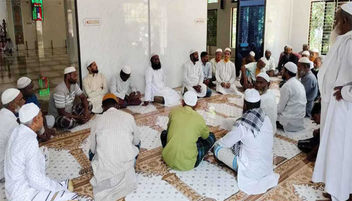 গান বাজালে কবরের জায়গা দেওয়া হবে না: মসজিদ কমিটি