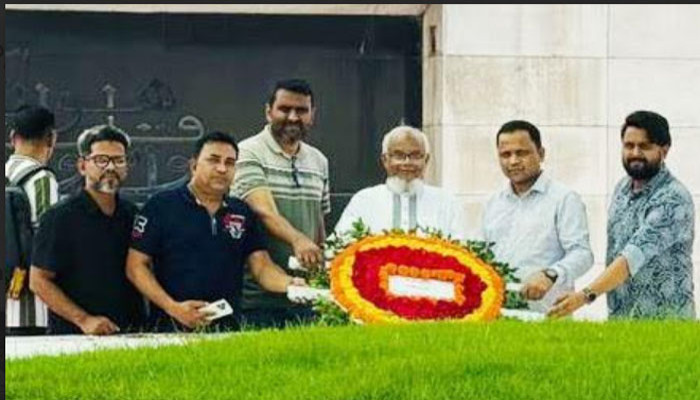 জিয়াউর রহমান-খালেদা জিয়ার কবরে পাবনা জেলা পরিষদের প্রশাসকের শ্রদ্ধা