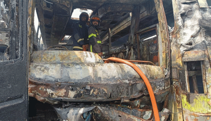 কুমিল্লায় ৩ বাসে আগুন