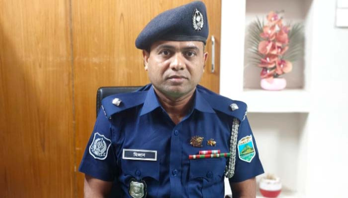 মোহনপুরে নবাগত অফিসার ইনচার্জ ওসি'র যোগদান