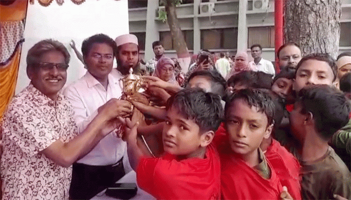 লালপুরে প্রাথমিক বিদ্যালয় গোল্ডকাপ ফুটবল টুর্নামেন্টের ফাইনাল