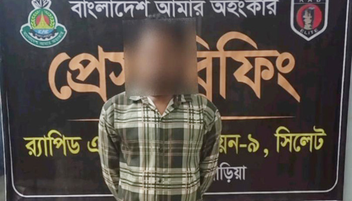 চট্টগ্রামে সন্ত্রাসী হামলায় যুবকের কবজি বিচ্ছিন্ন: ৪৮ ঘণ্টার মধ্যে প্রধান আসামি গ্রেফতার