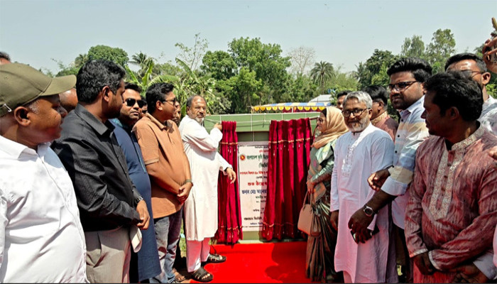 সিংড়ায় জলাবদ্ধতা নিরসনে ভূ-গর্ভস্থ পানির  পাইপ লাইন নির্মাণ কাজের শুভ উদ্বোধন