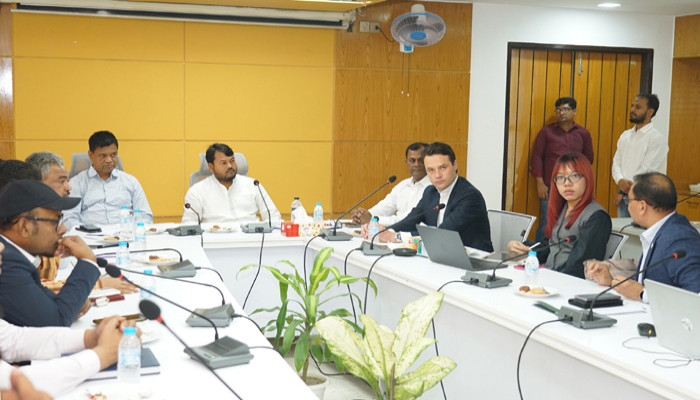 রাসিকে বর্জ্য ব্যবস্থাপনার আধুনিকায়ন নিয়ে নেদারল্যান্ডসের সুইপ স্মার্টের সঙ্গে মতবিনিময় সভা