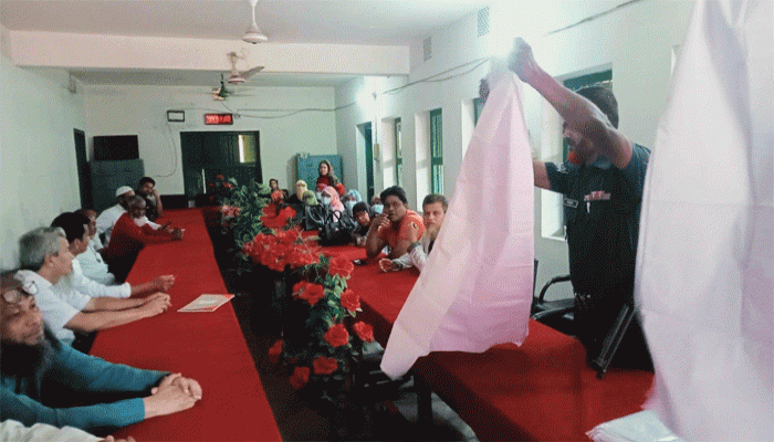 গুরুদাসপুরে কলেজে কাফনের কাপড় পার্সেলে আতঙ্ক