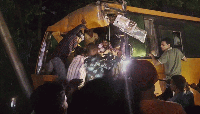 বিহারে বাস, ট্রাক এবং পিক আপ ভ্যানের সংঘর্ষে মৃত ১৩!