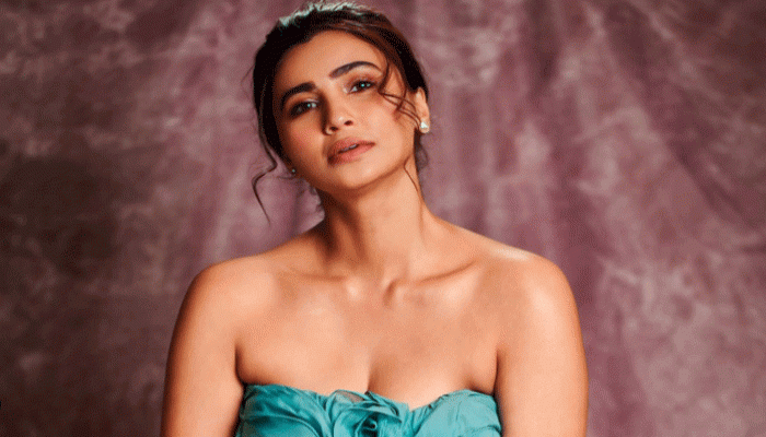 অডিশনের নামে দক্ষিণী পরিচালকের হাতে হেনস্থার শিকার ডেইজি শাহ!