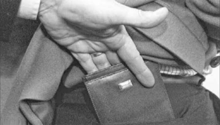 তানোরে বেকারদের পকেট কাটা  !