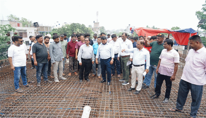 হড়গ্রাম রেলক্রসিং ফ্লাইওভারসহ বিভিন্ন উন্নয়ন কাজ পরিদর্শনে রাসিক প্রশাসক