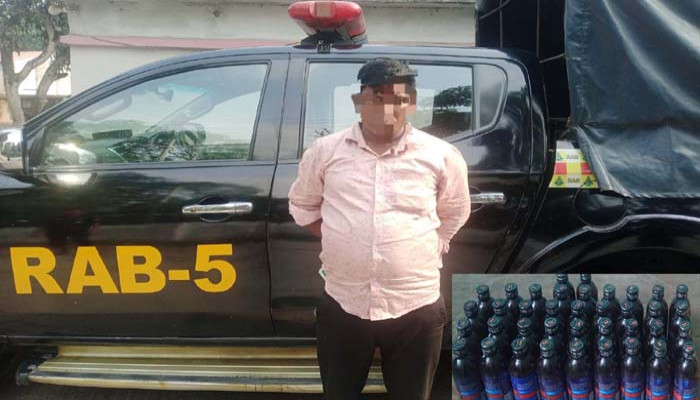 রাজশাহীতে হানিফ পরিবহনের যাত্রী মাদক সহ গ্রেফতার