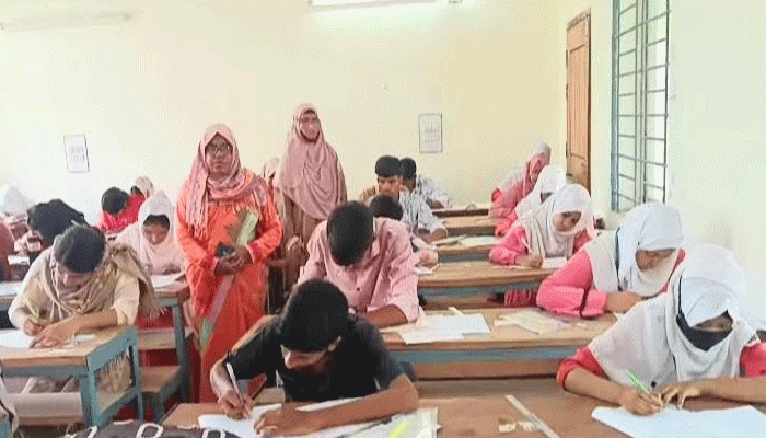 নিয়ামতপুরে এসএসসি পরীক্ষার প্রথম দিনে অনুপস্থিত ৬৪ পরীক্ষার্থী