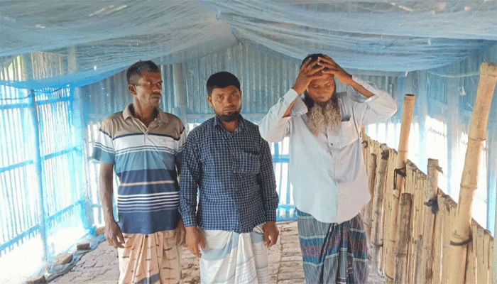 গুরুদাসপুরে ৬টি গরু চুরির ঘটনায় আতঙ্ক