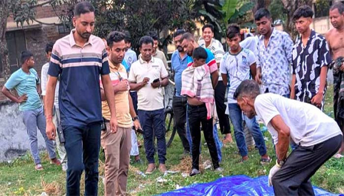 পাবনায় ম্যানহোলে মিলল মানুষের কঙ্কাল