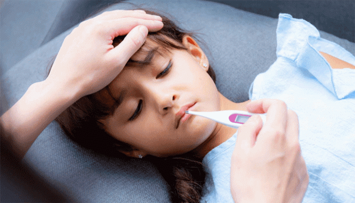 খুদের জ্বর মাপার সময়ে ৩টি ভুল অনেক মা-বাবাই! ভুল শুধরে না নিলে বাড়বে সমস্যা