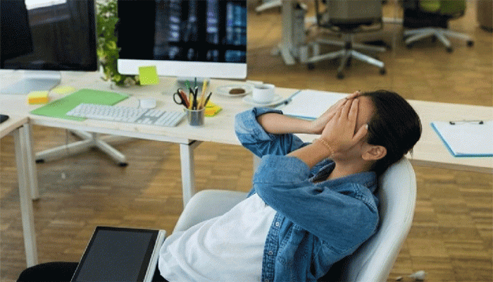 নিদ্রায় খামতি বুঝিয়ে দেয় শরীর, কোন উপসর্গে সতর্ক হবেন