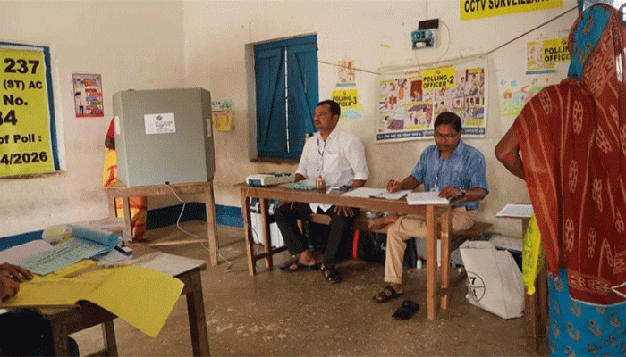 ভুয়া ভোট ও সংঘর্ষের মধ্য দিয়ে চলছে পশ্চিমবঙ্গের ভোটগ্রহণ