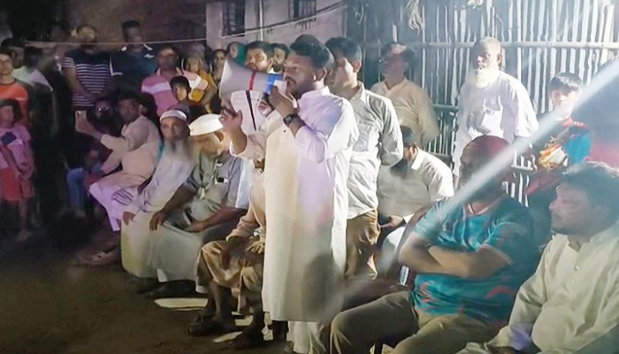 ​রাজশাহীতে উচ্ছেদের আশঙ্কায় ভূমিহীনদের পাশে রাসিক প্রশাসক